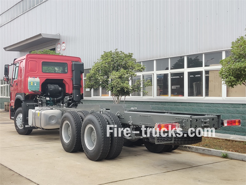 HOWO fire truck chassis rear view