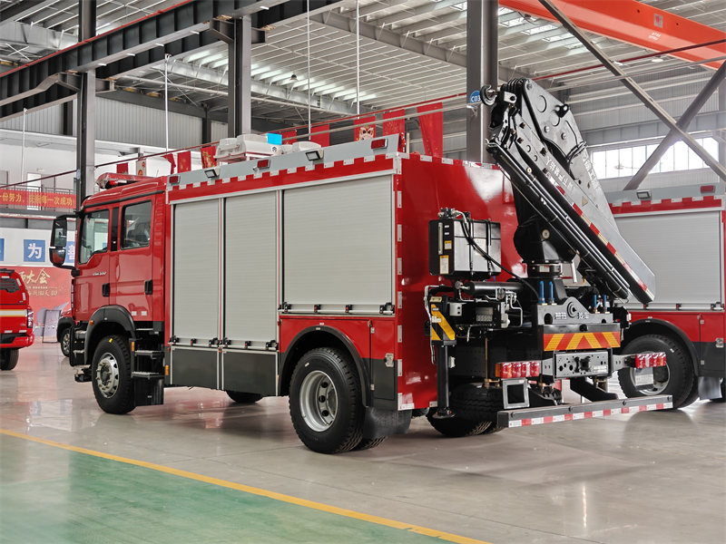 isuzu 5000 liters water fire tender