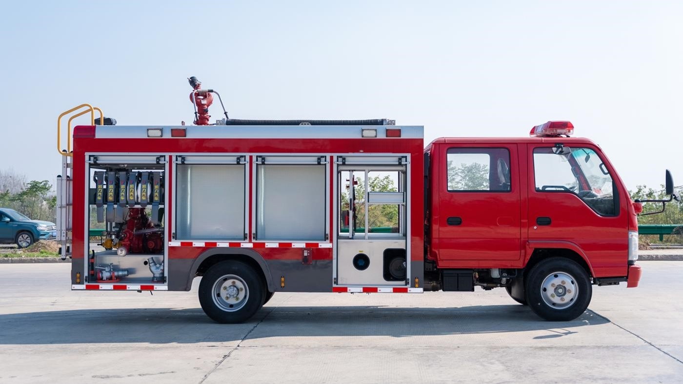 Isuzu chassis Foam Tank Fire Truck technical drawing Isuzu chassis Foam Tank Fire Truck technical drawing