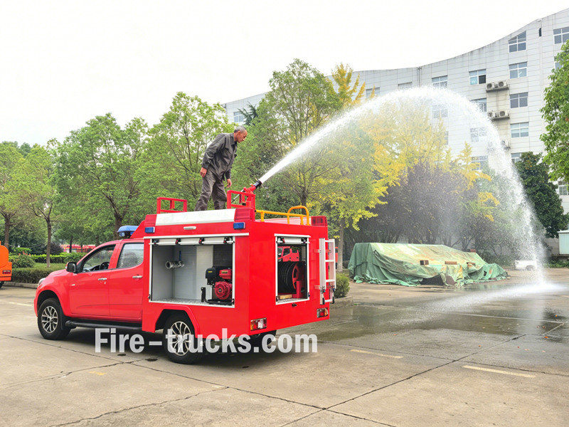 ISUZU 600L water foam fire rescue truck for testing