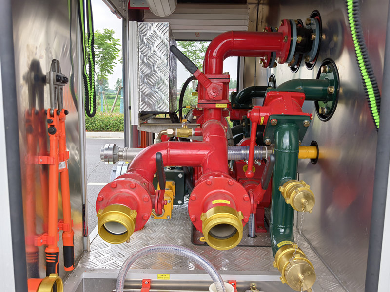 ISUZU fire truck with CB10/40 fire pump
