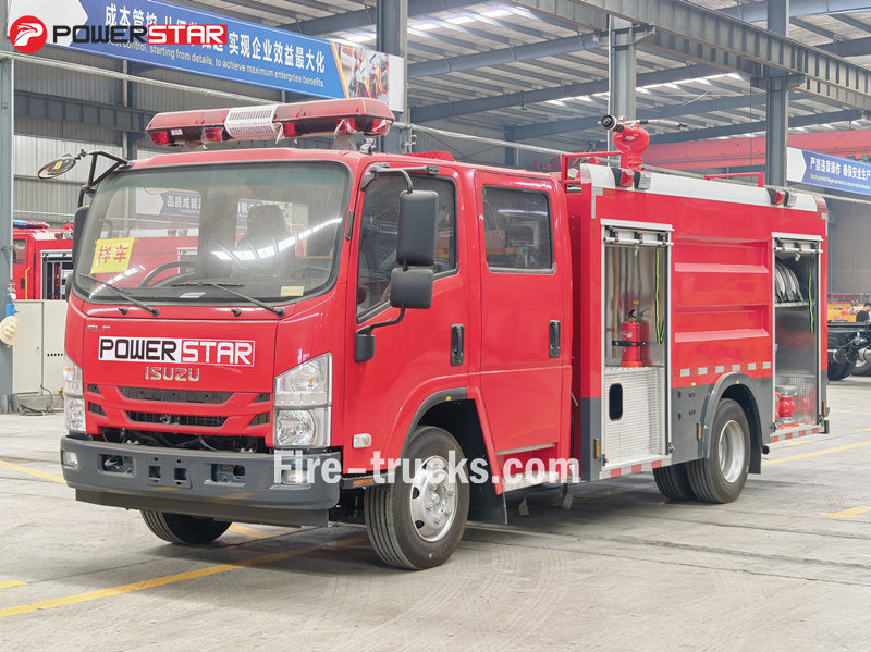 Isuzu dry powder fire truck