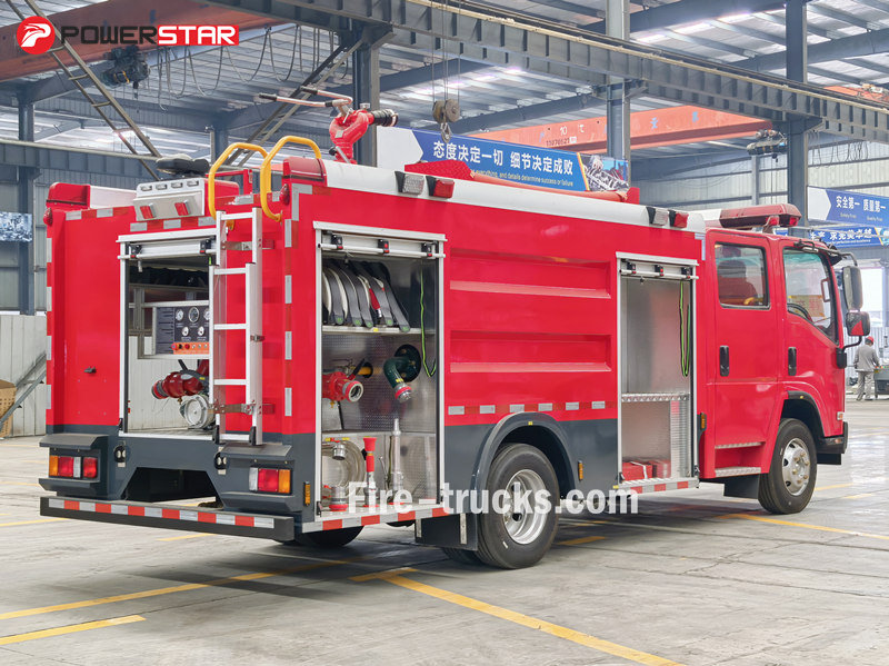Isuzu ELF foam powder fire truck