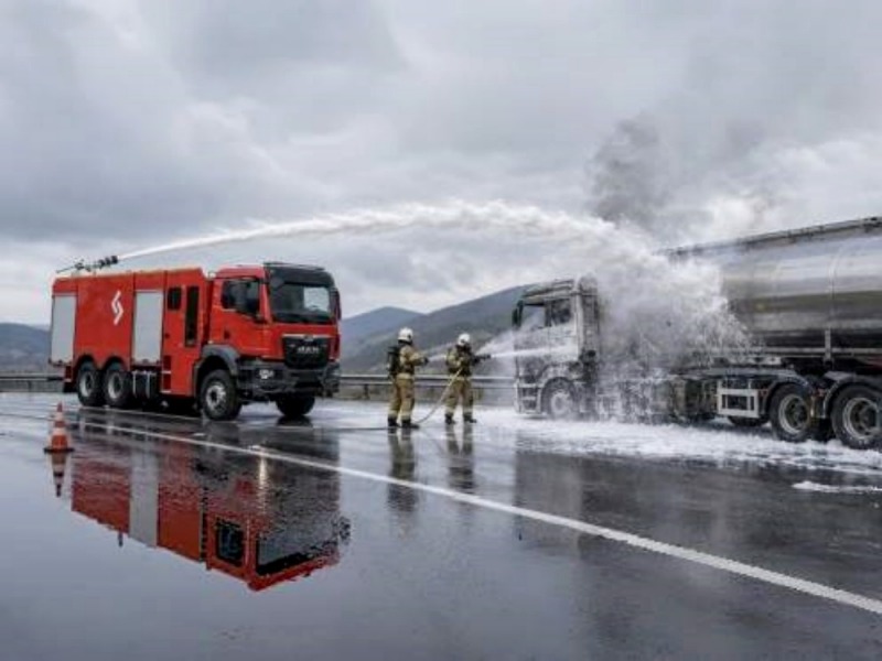 MAN TGS 33.400 High Volume Foam Fire Truck for Road Vehicle Fire Rescue and Car Accident Fire Suppression MAN TGS 33.400 High Volume Foam Fire Truck for Road Vehicle Fire Rescue and Car Accident Fire Suppression